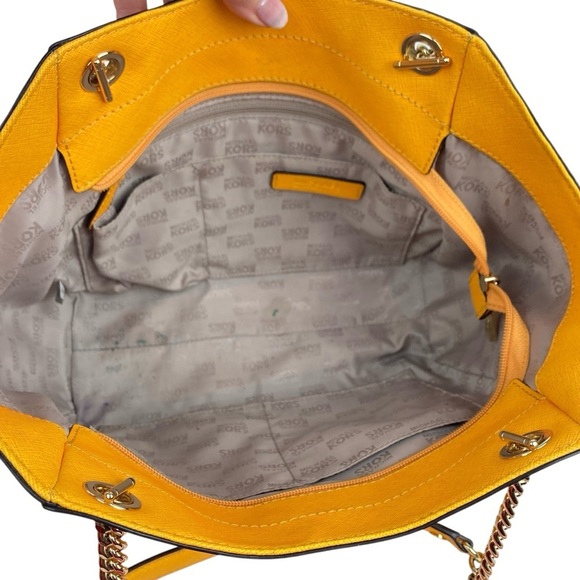 MICHAEL KORS Jet Set Large Saffiano Leather Shoulder Bag - $558. - Picture 9 of 12